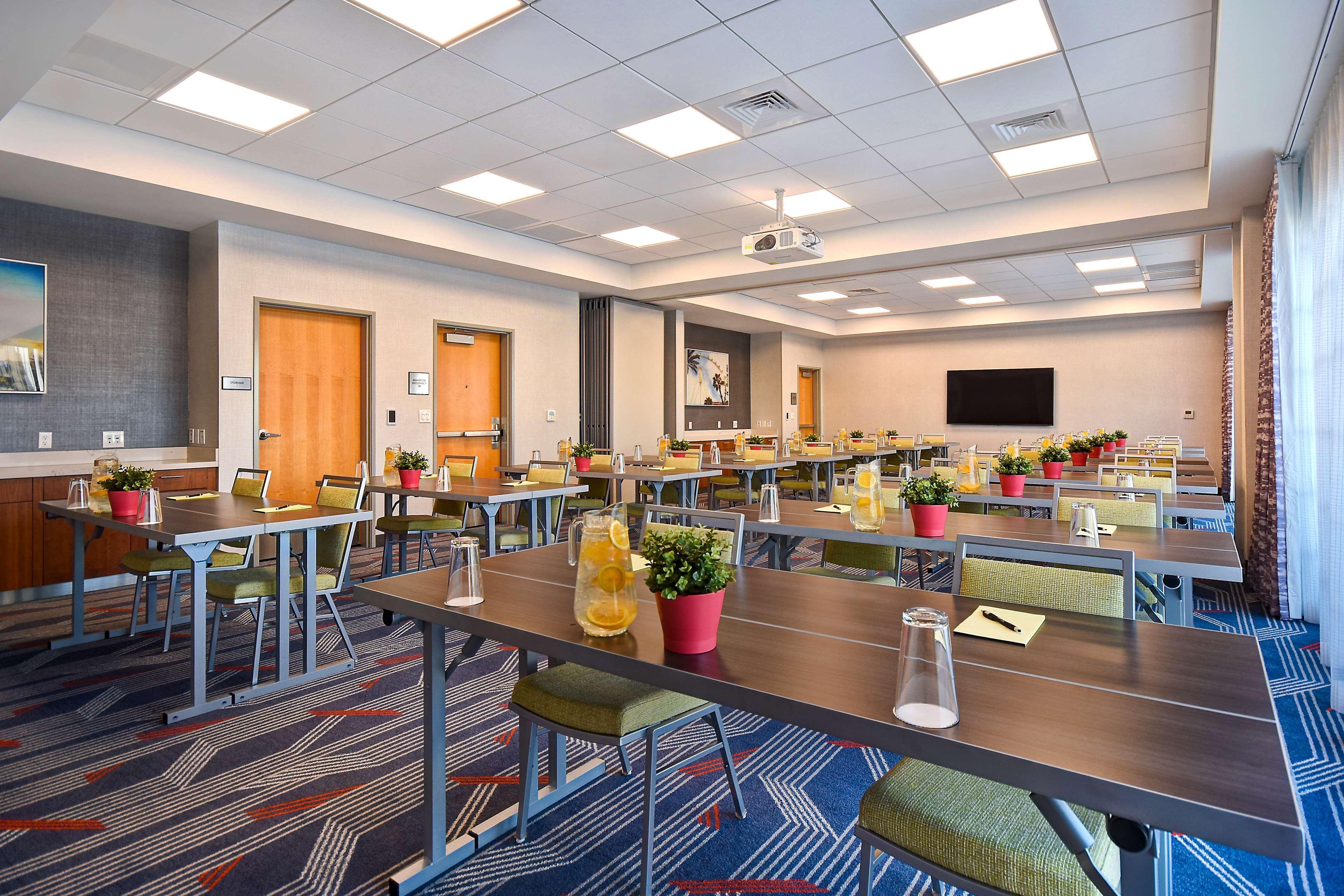 Hampton Inn & Suites Las Vegas Convention Center - No Resort Fee المظهر الخارجي الصورة