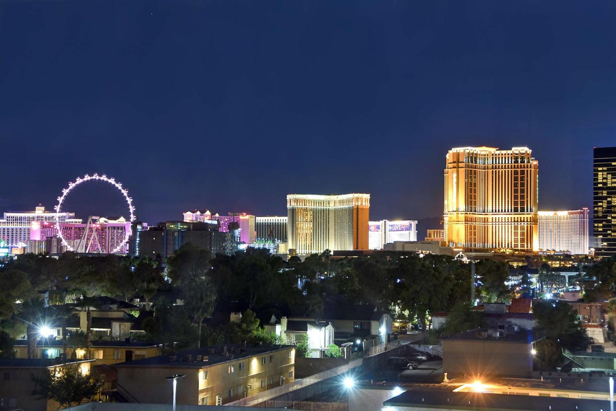 Hampton Inn & Suites Las Vegas Convention Center - No Resort Fee المظهر الخارجي الصورة