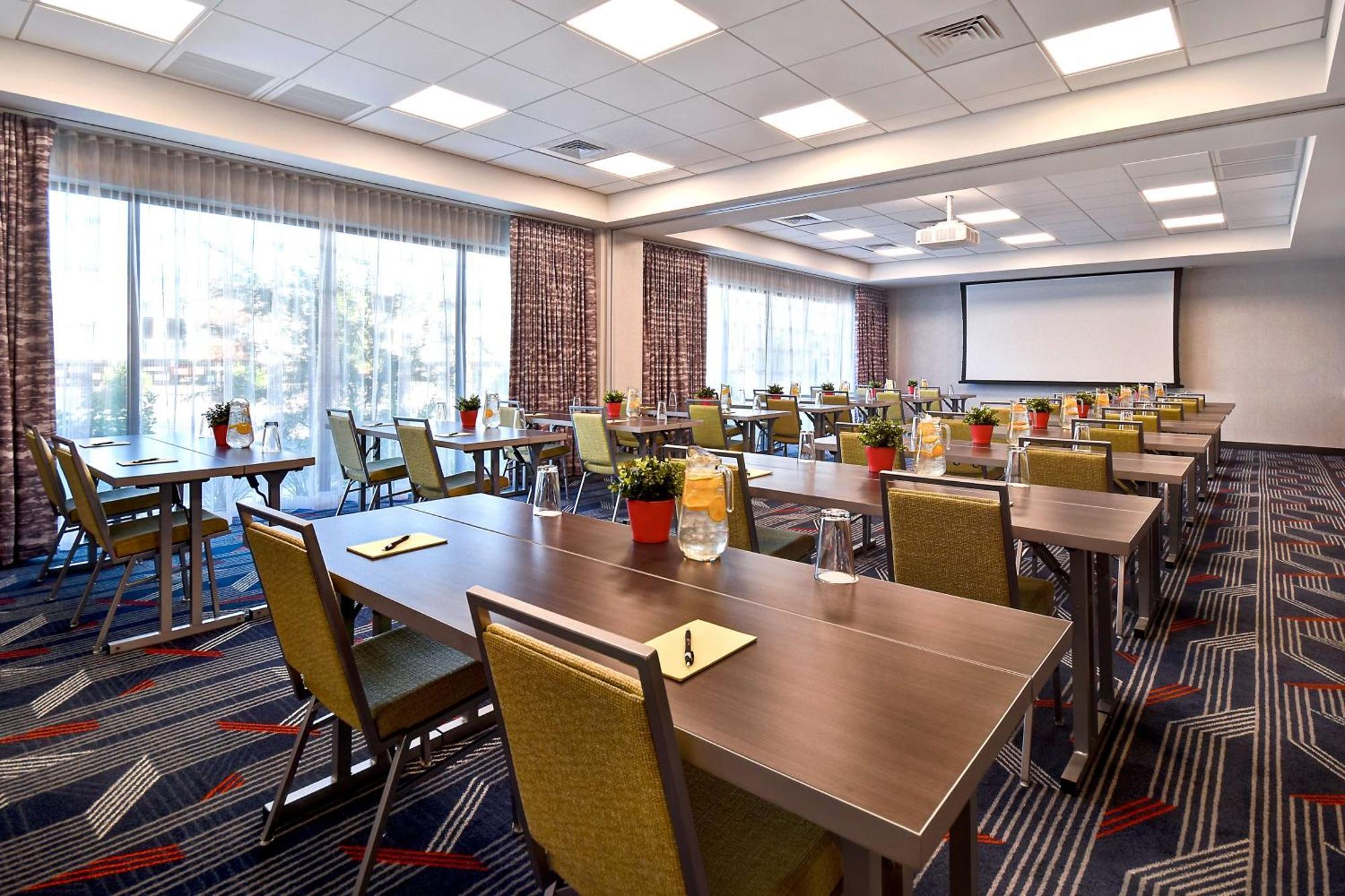 Hampton Inn & Suites Las Vegas Convention Center - No Resort Fee المظهر الخارجي الصورة