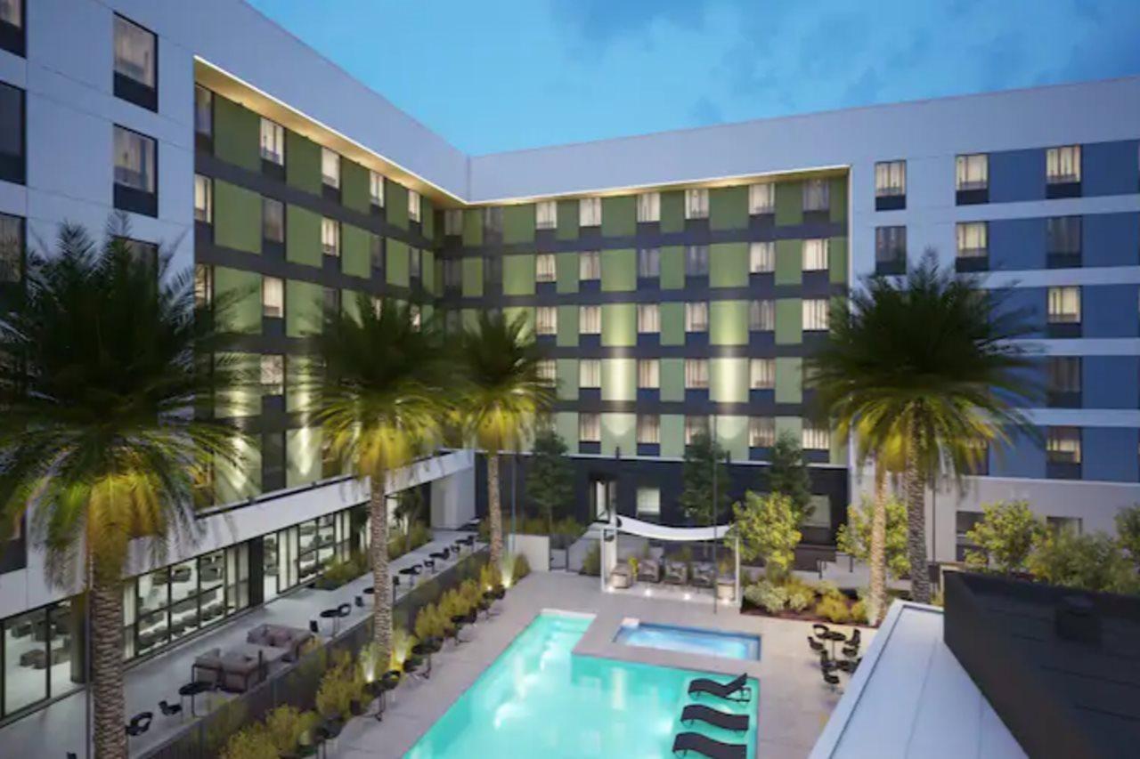 Hampton Inn & Suites Las Vegas Convention Center - No Resort Fee المظهر الخارجي الصورة